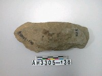 藏品(中型長條打製石斧)的圖片